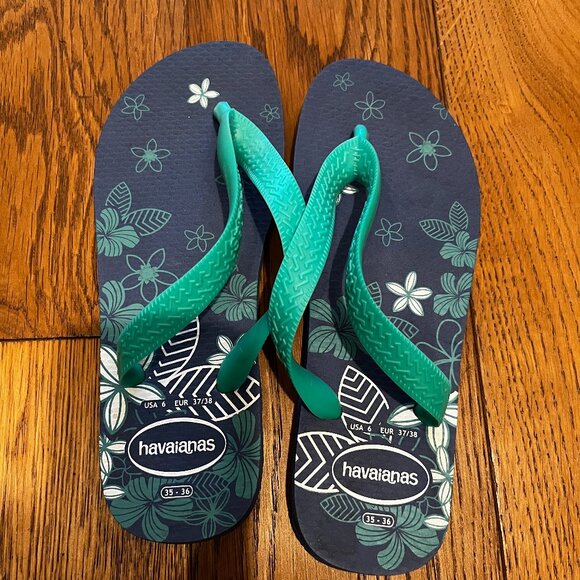 Unused Havaianas flip flops - Picture 1 of 2